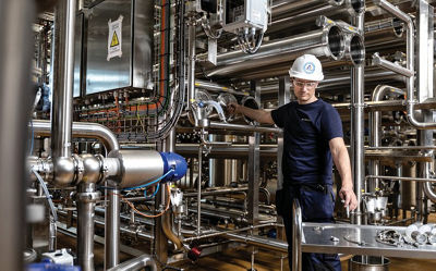 Ultrafiltrationsanlage und Arbeiter